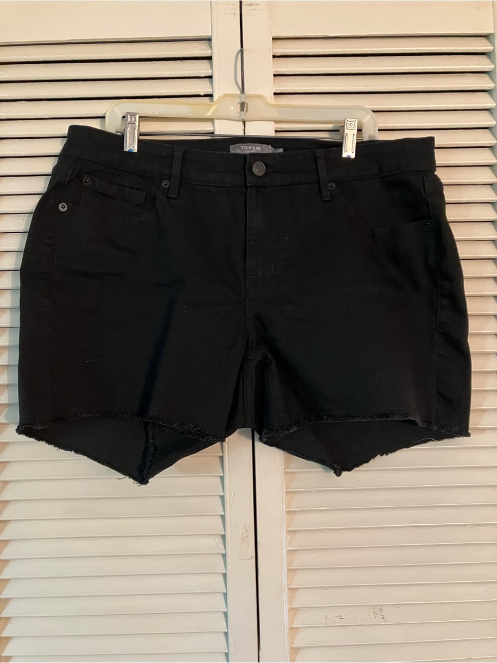 Torrid Size 14 NWT Vintage Mid Rise Stretch Jean Shorts